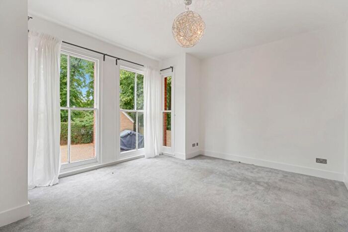 1 Bedroom Flat For Sale In North Street, The Chateau, SM5