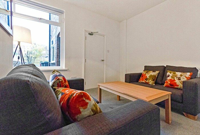 4 Bedroom Terraced House To Rent In Dallas York Road, Beeston, Nottingham, NG9