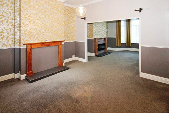 3 Bedroom Terraced House For Sale In Westminster Avenue, Hull, HU8