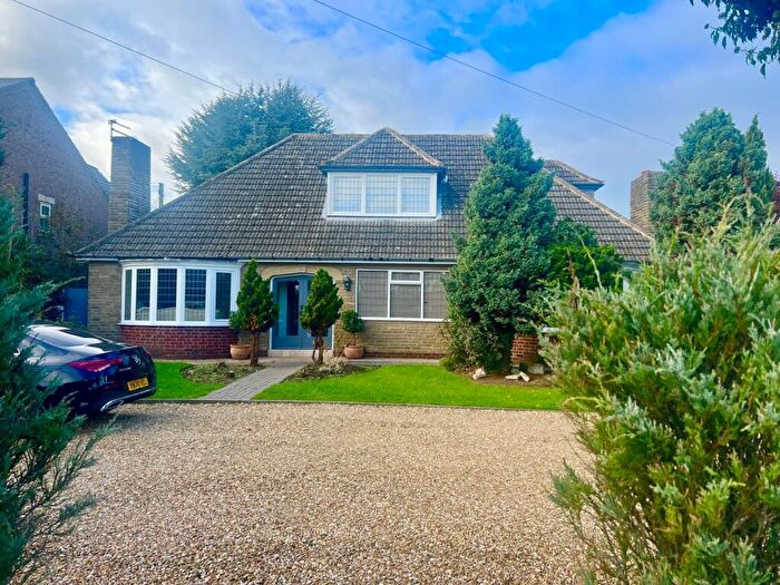 3 Bedroom Bungalow For Sale In Whiphill Top Lane, Branton, Doncaster, DN3