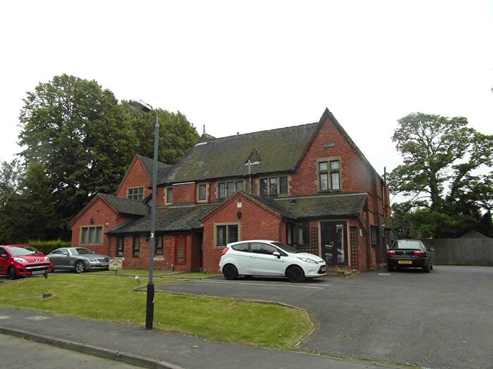2 Bedroom Flat To Rent In Arden Lodge, Bulkington, CV12