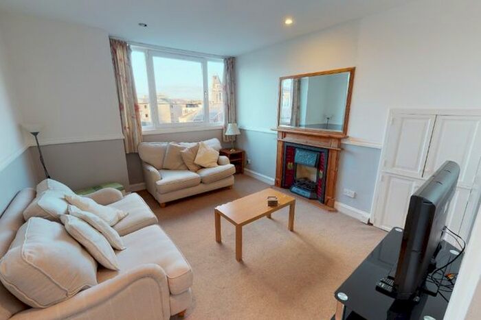 2 Bedroom Flat To Rent In John Street, City Centre, Aberdeen, AB25
