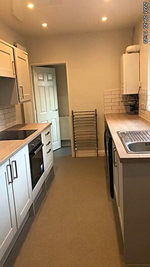2 Bedroom Flat To Rent In Kelvin Grove, Sandyford, Newcastle Upon Tyne, NE2