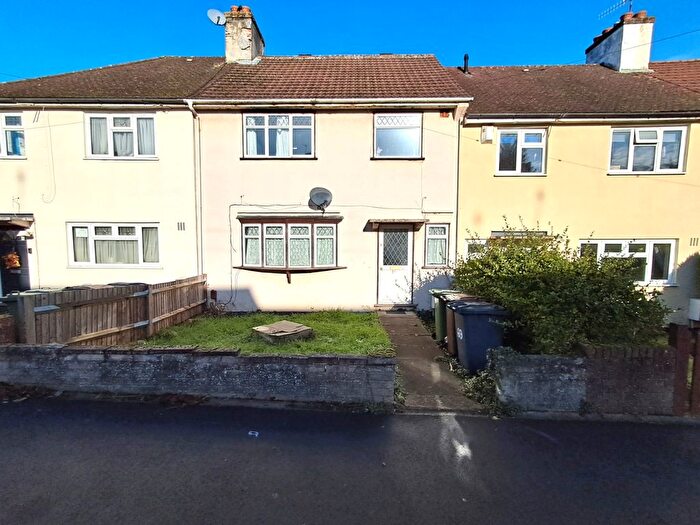 3 Bedroom Terraced House To Rent In Herne Road, Bushey, Hertfordshire, WD23