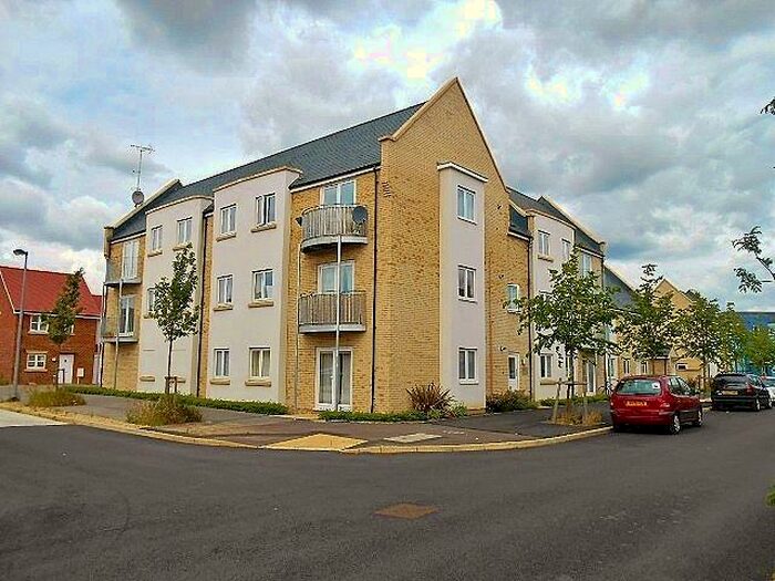 2 Bedroom Flat To Rent In Stanley Avenue, Orchard Park, Cambridge, CB4
