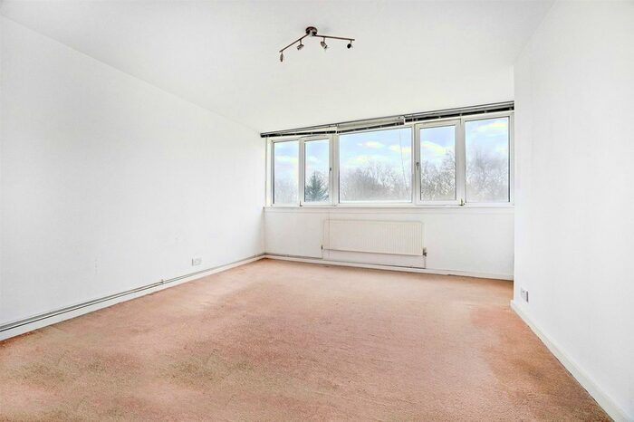 3 Bedroom Flat To Rent In Canterbury House, Royal Street, London, SE1