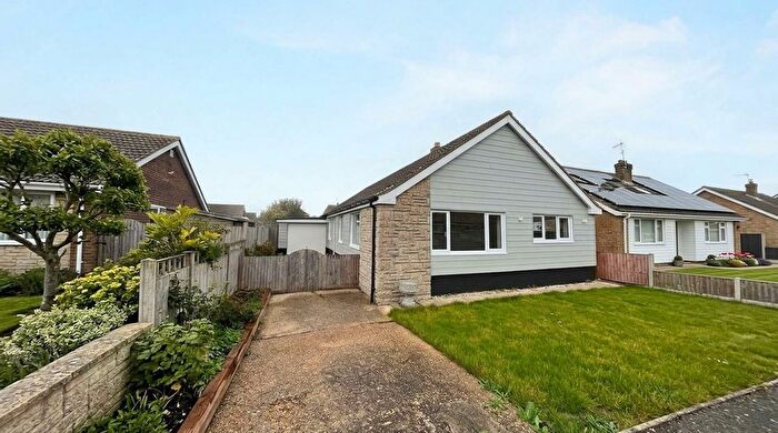3 Bedroom Detached Bungalow To Rent In Tritton Gardens, Dymchurch, TN29