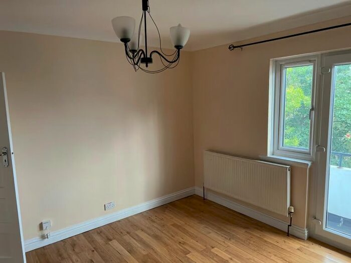 2 Bedroom Flat To Rent In Upper Norwood, Norwood, SE19