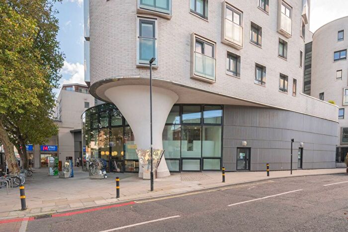 1 Bedroom Flat For Sale In St Lukes Avenue, Clapham, London, SW4