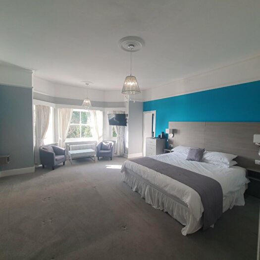 1 Bedroom Hotel Room To Rent In Grove Road, Bournemouth, Dorset, BH1