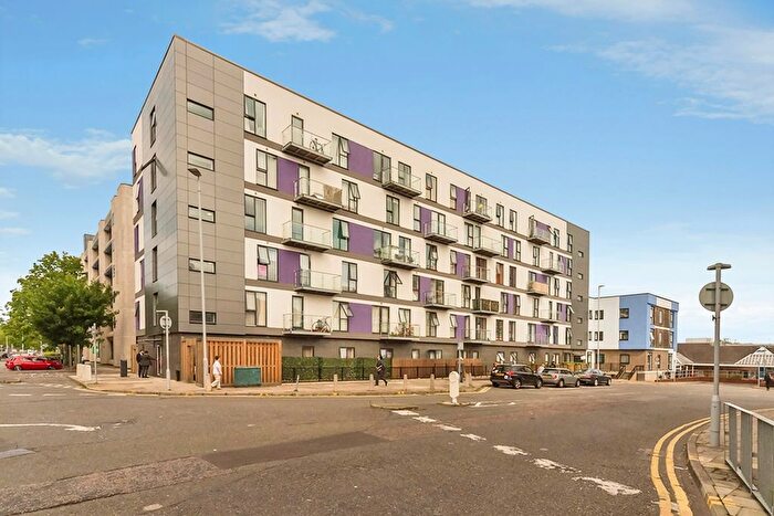 2 Bedroom Flat For Sale In Swingate, Stevenage, Hertfordshire, SG1