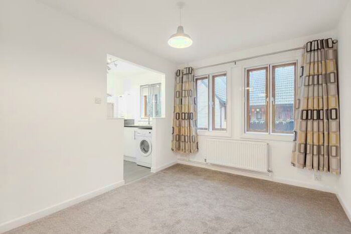 1 Bedroom Apartment To Rent In Slough, Berkshire, SL1