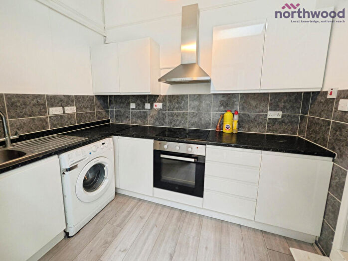 2 Bedroom Flat To Rent In , Portswood Park, Portswood Road, SO17
