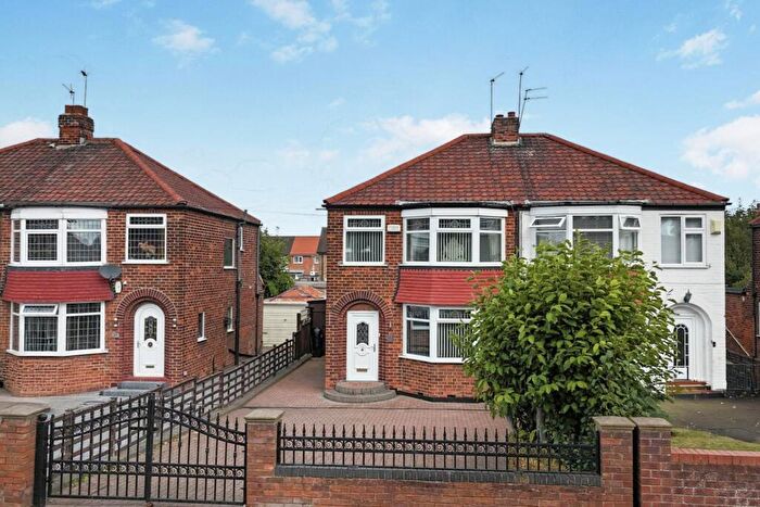3 Bedroom Semi-Detached House For Sale In Hull Road, Anlaby, Hull, HU10
