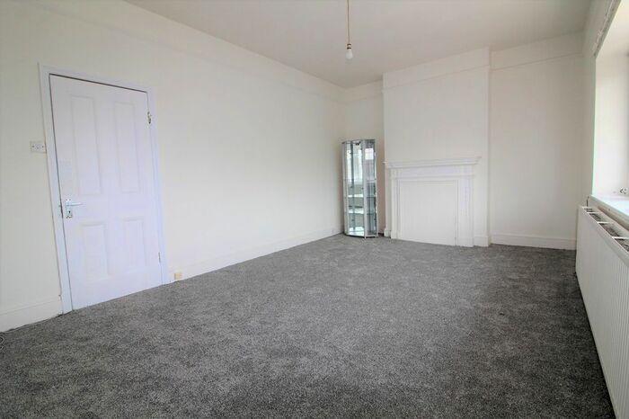 2 Bedroom Flat To Rent In Green Lanes, Palmers Green, N13