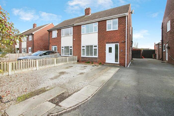 3 Bedroom Semi-Detached House For Sale In Green Lane, Kippax, Leeds, LS25