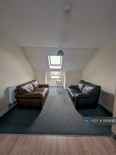 2 Bedroom Flat To Rent In Norton Court, Wallasey, CH44