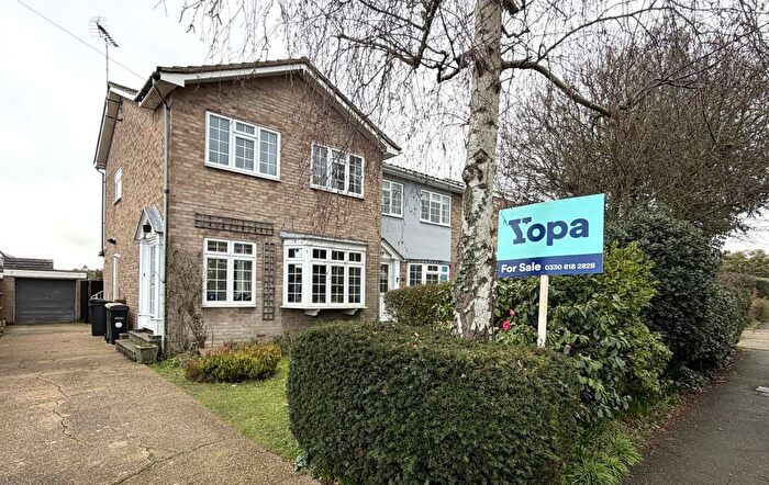 3 Bedroom Semi-Detached House For Sale In Victoria Road, Rayleigh, SS6