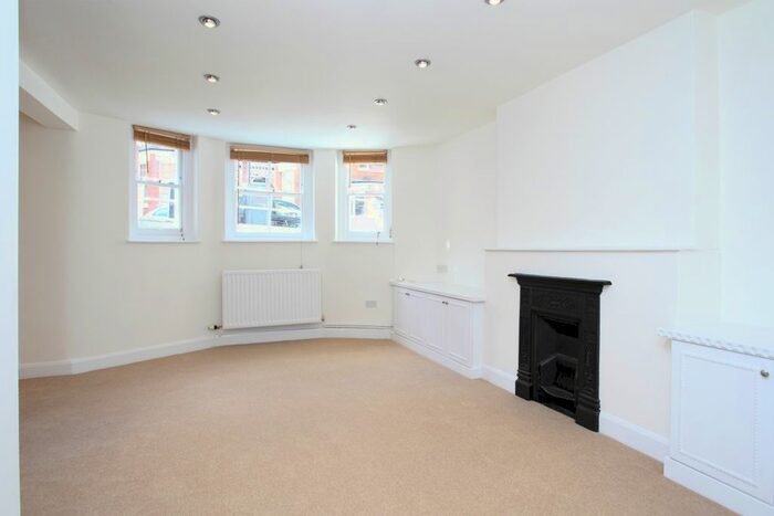 2 Bedroom Flat To Rent In Milton Avenue, Highgate, N6