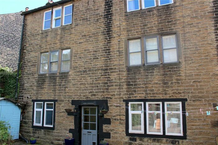 1 Bedroom Apartment To Rent In Church Fields, Dobcross, Oldham, Greater Manchester, OL3
