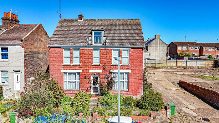 Detached House For Sale In Hollington Old Lane, St Leonards-On-Sea, TN38