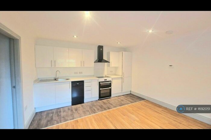 1 Bedroom Flat To Rent In Park Avenue Court, Barnsley, S70