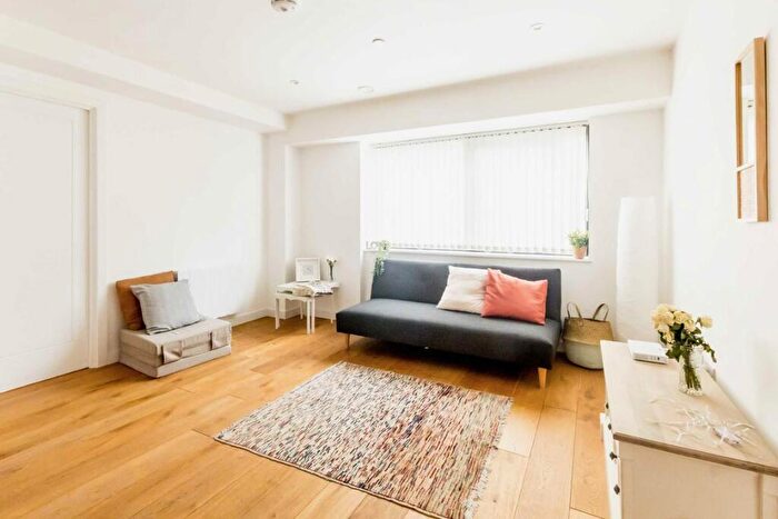 2 Bedroom Flat To Rent In Scarbrook Road, Croydon, CR0