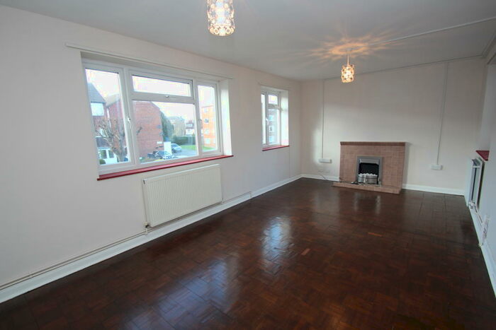 2 Bedroom Flat To Rent In Ashburton Road, Croydon, CR0