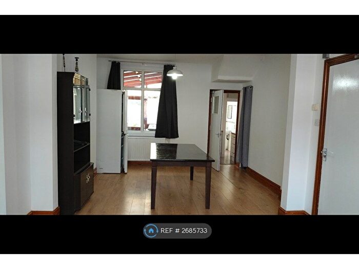 3 Bedroom Terraced House To Rent In Park Road, Hounslow, TW3