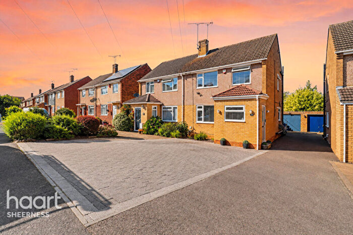 3 Bedroom Semi-Detached House For Sale In Cherryfields, Sittingbourne, ME10