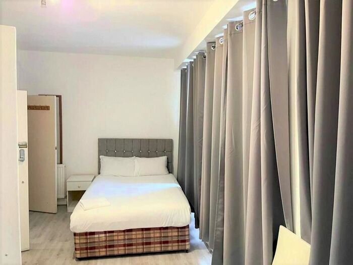 1 Bedroom Studio To Rent In Castletown Road, London, W14