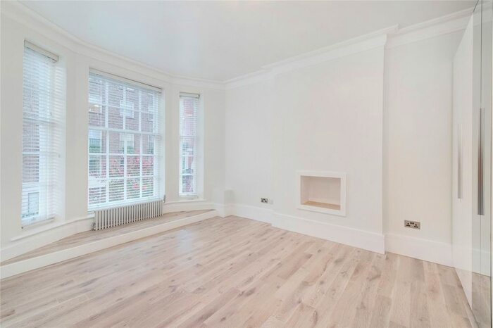 3 Bedroom Flat To Rent In Devonshire Street, London, W1G