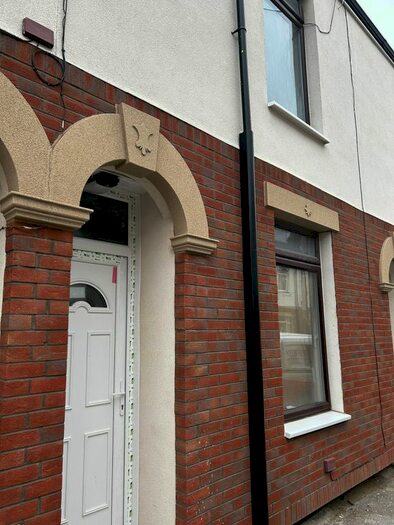 2 Bedroom Terraced House To Rent In Perry Street, Hull, HU3