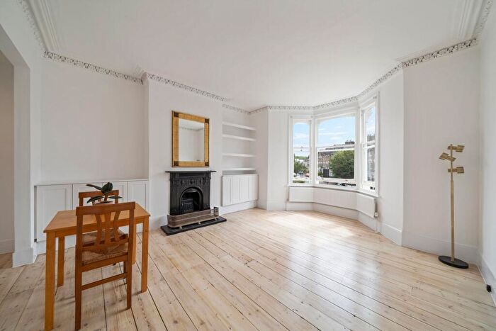 2 Bedroom Flat To Rent In Upper Tollington Park, London, N4