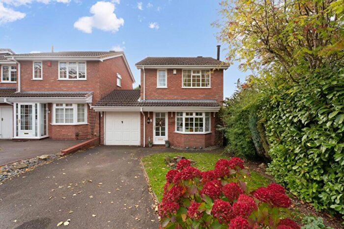 3 Bedroom Detached House For Sale In Wexford Close, Milking Bank, Lower Gornal Dudley, DY1