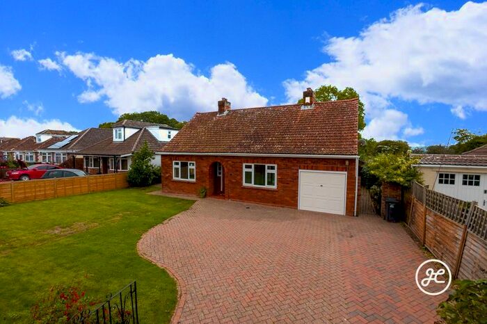 2 Bedroom Detached Bungalow For Sale In Bath Road, Bawdrip, Bridgwater, TA7