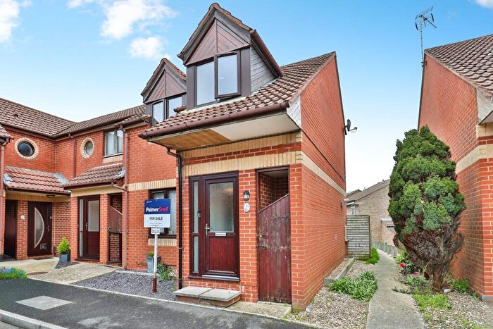 2 Bedroom End Of Terrace House For Sale In Sixpenny Close, Poole, Dorset, BH12
