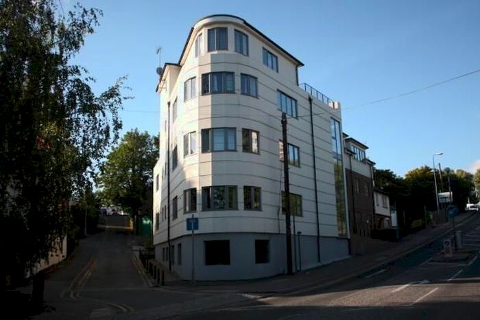2 Bedroom Flat To Rent In Square Hill Road, Maidstone, ME15