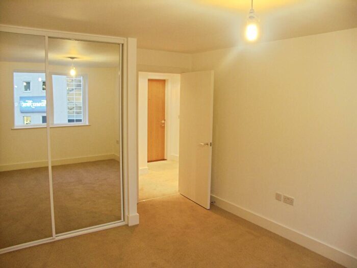 1 Bedroom Flat For Sale In Ryemead Way, High Wycombe, HP11