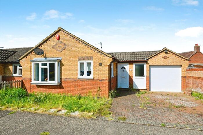 2 Bedroom Semi-Detached Bungalow For Sale In Aylmer Drive, Tilney St. Lawrence, King's Lynn, PE34