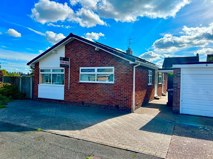 3 Bedroom Bungalow For Sale In Kingston Close, Branton, Doncaster, DN3