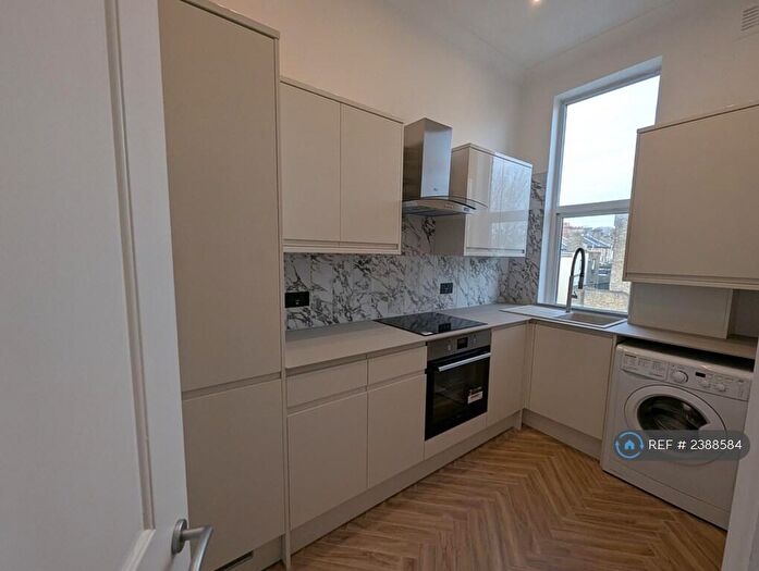 2 Bedroom Flat To Rent In Rosemont Road, London, NW3