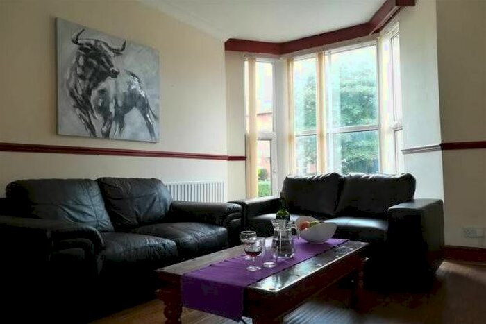 1 Bedroom Flat To Rent In Sketty Road, Swansea SA2