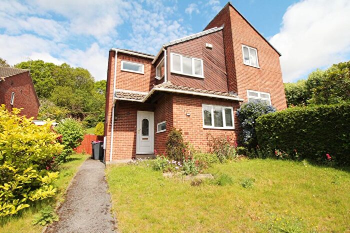 4 Bedroom Semi-Detached House To Rent In Haworth Crescent, Rotherham, S60