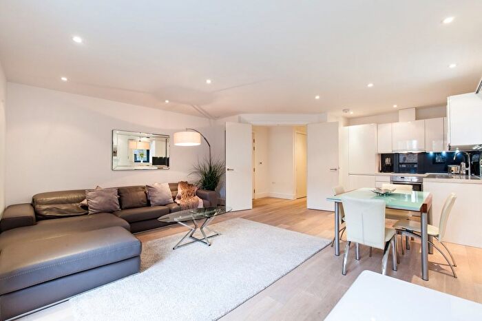 1 Bedroom Flat For Sale In Bull Inn Court, Covent Garden, London, WC2R