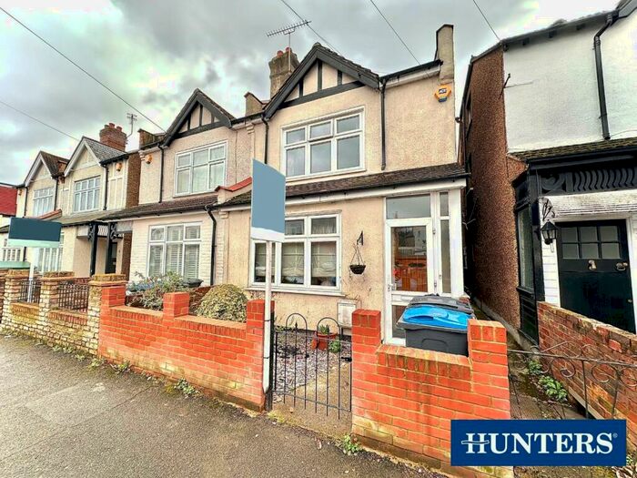 4 Bedroom Semi-Detached House To Rent In Mount Pleasant Road, New Malden, KT3