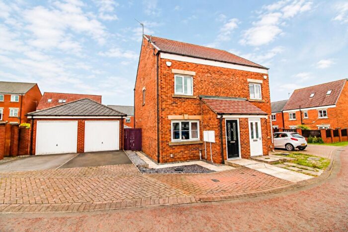 3 Bedroom Town House For Sale In Barnwell View, Penshaw, Houghton Le Spring, DH4