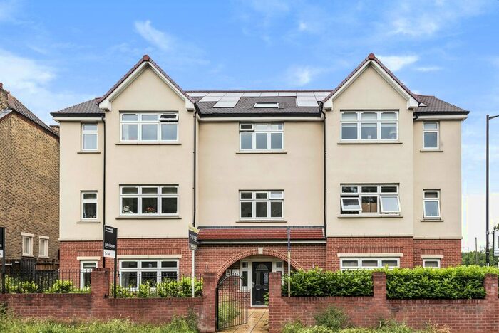 2 Bedroom Flat To Rent In Shooters Hill, London SE18