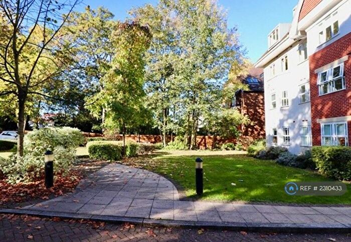 2 Bedroom Flat To Rent In Chatsworth Court, London, NW2