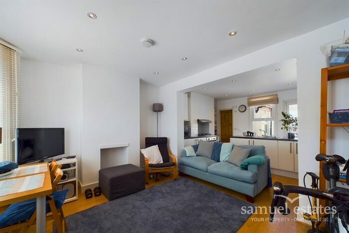 2 Bedroom Terraced House To Rent In Robson Road, London, SE27